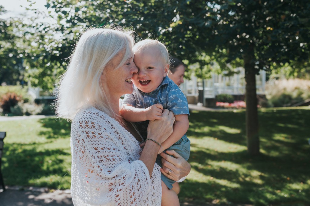 huddersfield outdoor fun family photography greenhead park