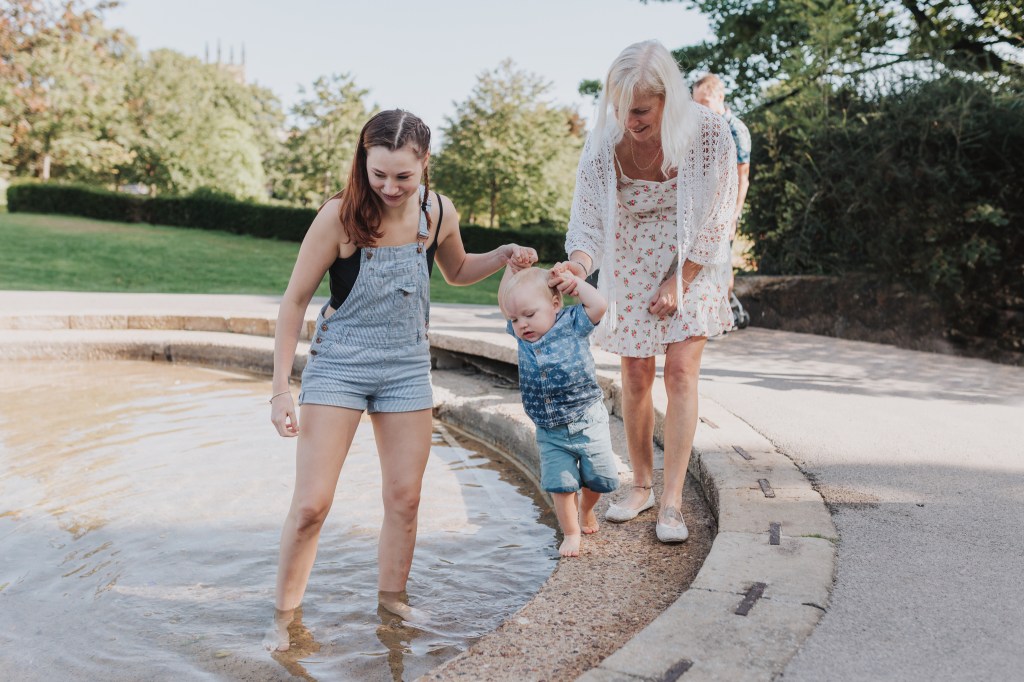 huddersfield outdoor fun family photography greenhead park