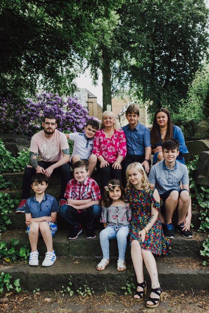 huddersfield outdoor fun family photography greenhead park